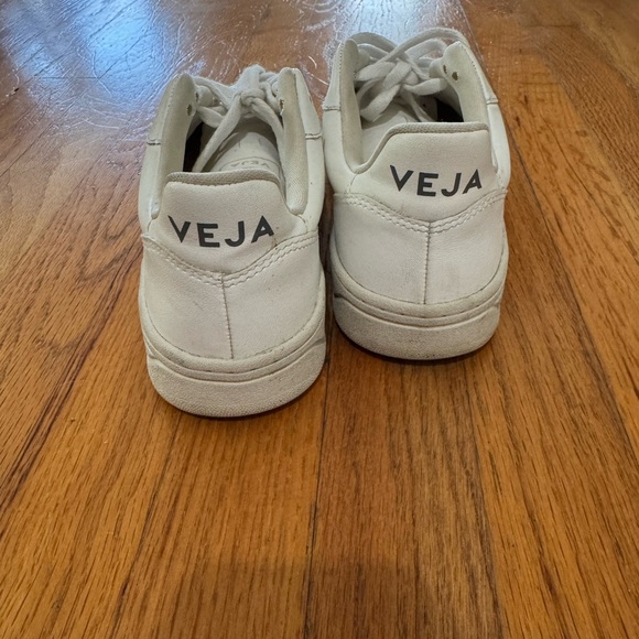 Veja White Leather Sneakers - Picture 4 of 5